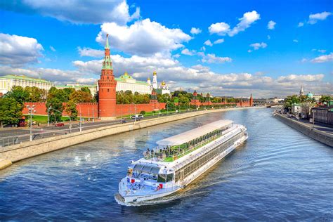 Прогулки по Москве реке: маршруты, расписание и советы