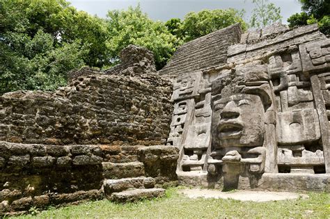 Lamanai Maya Ruins in Belize | Belize Mayan Ruins