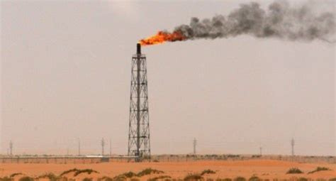 Oil Tumbles 4 Per Cent; Saudi Arabia Cold On Output Freeze - BW ...