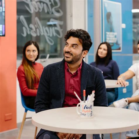 Aprende inglés en nuestras escuelas - Wall Street English