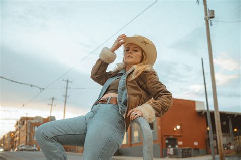 First Wednesdays - Happy Hour & Live Music with Alexis Jade | Memphis Brooks Museum of Art