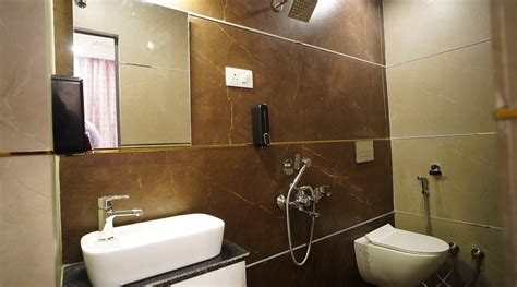 THE MANOHAR HOTEL BUDAUN - Lodging Reviews, Photos, Rate Comparison ...