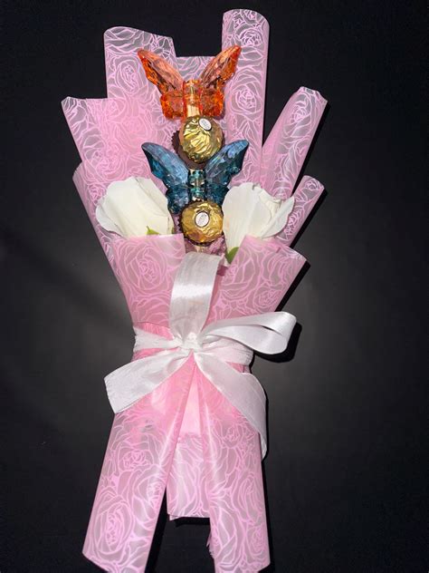 Premium Crystal Clutcher Bouquet – Shop Your Flowers