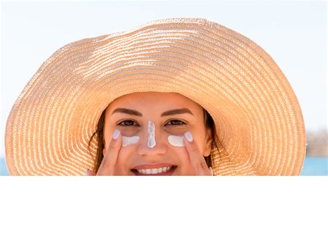 How Sunscreen Helps Prevent Premature Aging – altBeauty