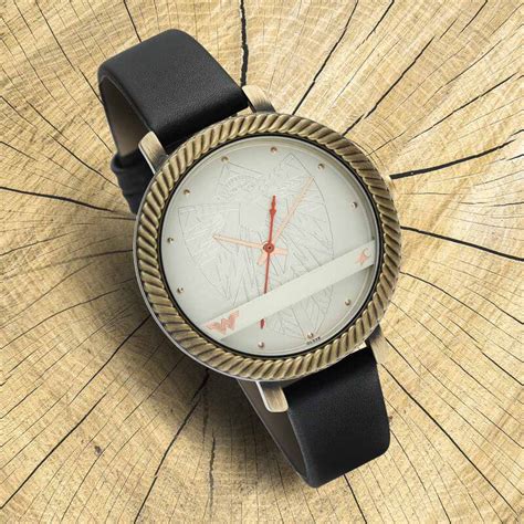 Buy Online Fastrack Wonder Woman Quartz Analog Silver Dial Leather ...