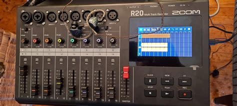 Zoom R20 Tutorial 的图像结果