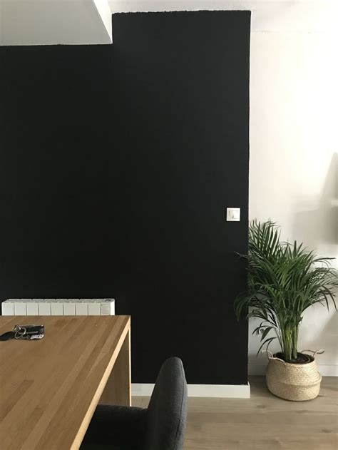 Peindre un mur en noir : mes conseils déco