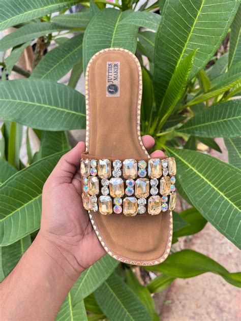 Buy Punjabi Jutti For Ladies | Juttis for Women Online- Jutties Maker