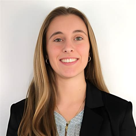 Nina - Biology teacher - ₹3309/h