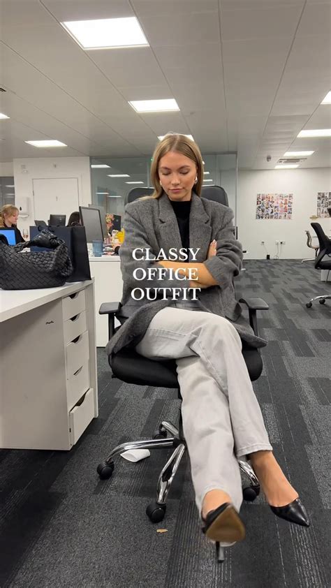 Office Business Casual Outfits in 2025 | Casual work outfits women ...