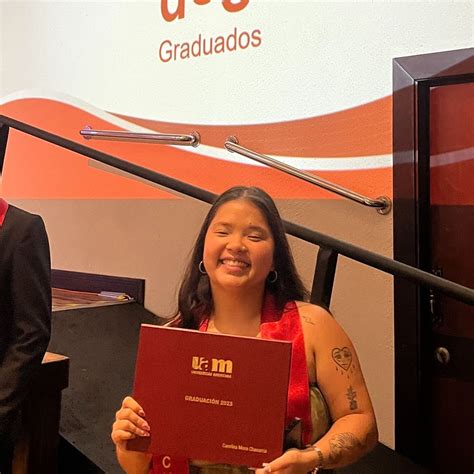 ¡Feliz y orgullosa! Happy to announce my Bachelor's degree in Design ...