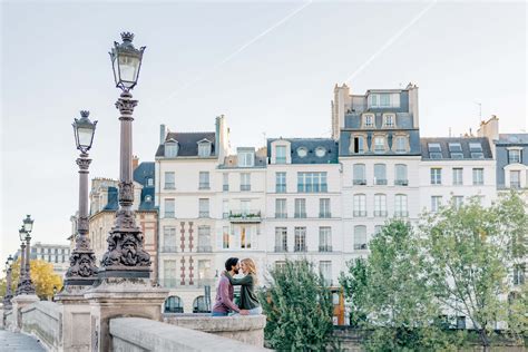 Top 10 Paris Photo Spots for Taking Pictures | Flytographer