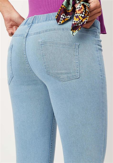 Buy Women Solid Jeggings Online at just Rs. 999.0 - 1000012239422 | Max ...