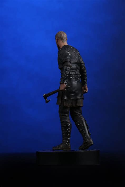 VIKINGS: KING RAGNAR 1/9 Statue CHRONICLE COLLECTIBLES  