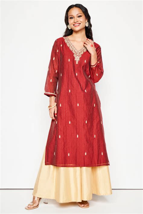 Buy Sajja Kurta Online for Women from AND India FW23GM213KUCHD_Maroon