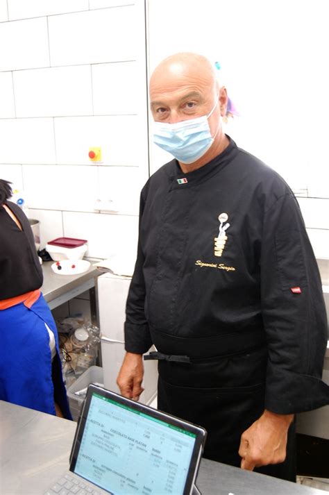 La star mondiale des Maîtres chocolatiers Sergio Signorini di San ...