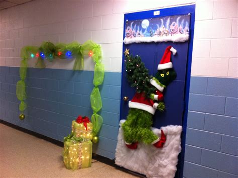 Grinch door decorating contest entry. | Christmas door decorations ...