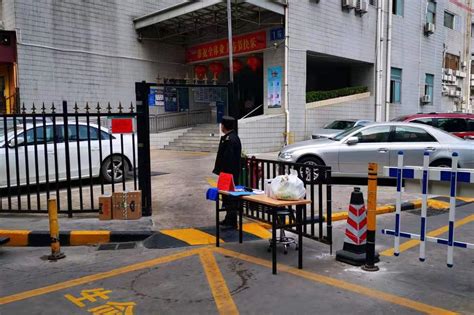 上海浦东两个隔离小区解封，仅剩一处中风险地区|界面新闻 · 图片