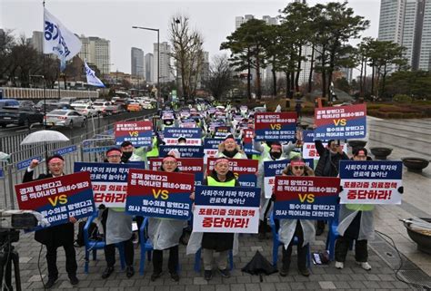 韩国辞职医生超过8000人 首尔大医院取消一半手术 | 国际 | 東方網 馬來西亞東方日報