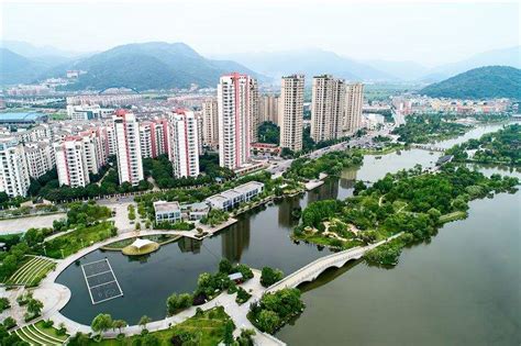 浙江温州平阳县第二大镇，是中国皮都，入围全国千强镇榜单 - 每日头条