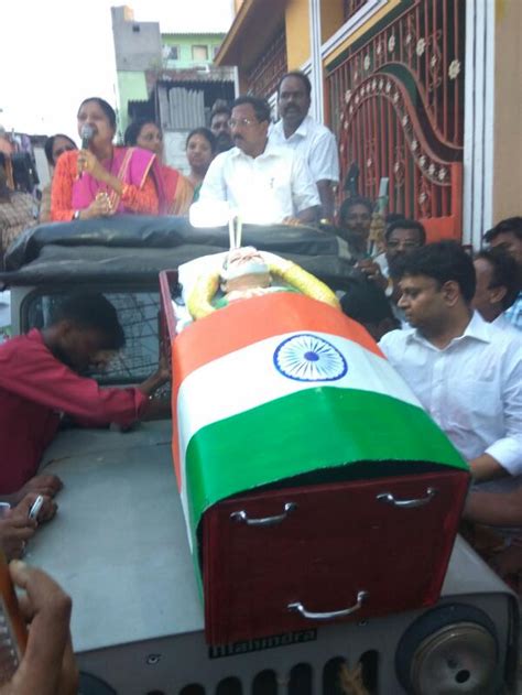 RK Nagar bypolls: OPS camp 'resurrects' Jaya; social media goes ...
