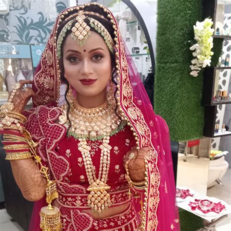 Best Beauty Parlour & Bridal Makeup Salon in Jaunpur - Vivazen