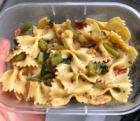Bow tie pasta with veggies: Directions, calories, nutrition & more ...