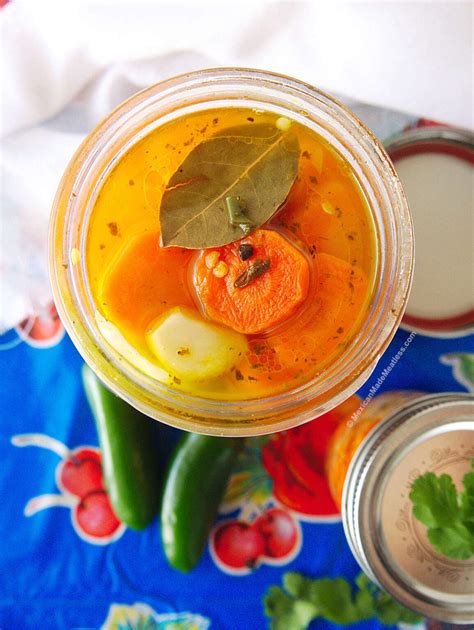 Mexican Pickled Carrots (Zanahorias En Escabeche)