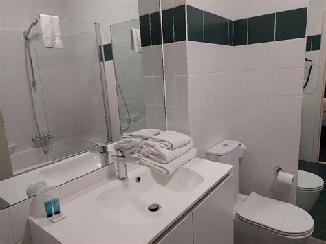 HOBBIT HOTEL ZAVENTEM - Inn Reviews, Photos, Rate Comparison - Tripadvisor