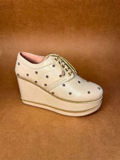 Handmade Designer Shoes Inspired by Indian Art and Textile @KANVAS – Kanvas