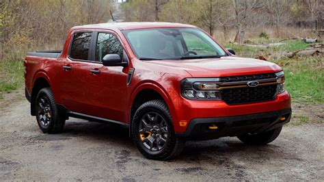 2024 Best Compact / Mid-Size Truck: Ford Maverick | AutoTrader.ca