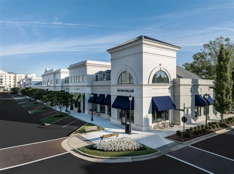 Phillips Place Fall Market & Shopping Stroll | SouthPark Charlotte