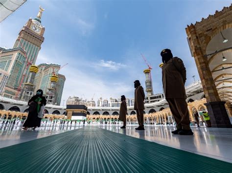 Saudi Women Officers Are Standing Guard In Mecca During Hajj For The ...