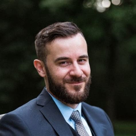 Julien - Photoshop teacher - ₹3804/h