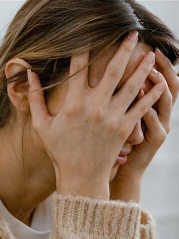 Who was Aryan Khan texting? | Ananya Panday summoned by NCB - Who was ...