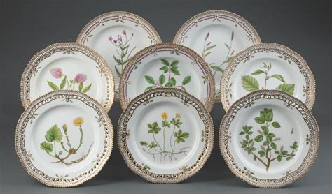 Lot - Royal Copenhagen "Flora Danica" Dinner Plates
