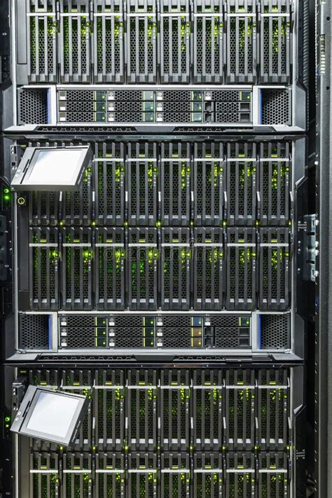 Rezultat imagine pentru Blade Server Virtualization