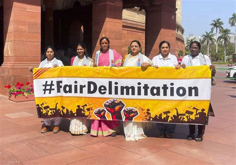 Opposition MPs rally behind DMK, say Parliament has no dress code