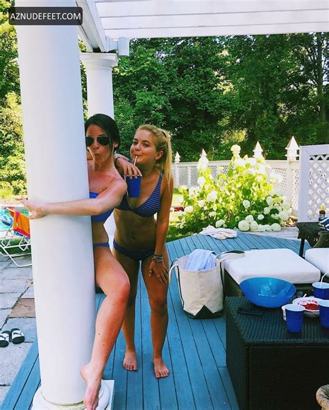 BROOKE SINGMAN Feet - AZNudeFeet