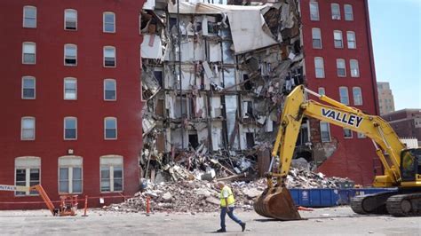 美国版“豆腐渣”公寓大厦突然坍塌，至少1人死亡，99人失踪！现场相当震撼！ – 建筑一生