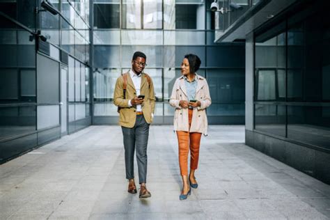 Black People Walking Together 的图像结果