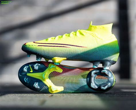 耐克为足球鞋系列产品推出全新炫目配色 - 球鞋 - 足球鞋足球装备门户_ENJOYZ足球装备网