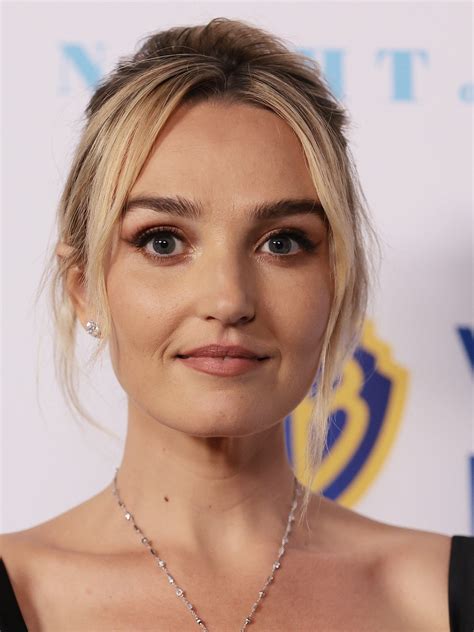 Chloe Fineman - Actress