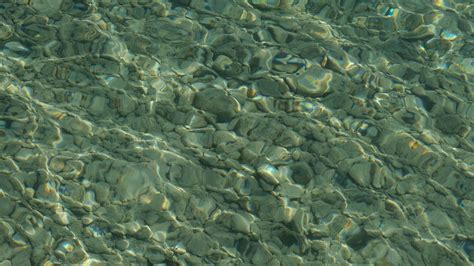Download wallpaper 3840x2160 stones, pebbles, water, underwater, glare ...