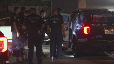 Man impersonating ICE agent arrested for robbery, HPD says | khou.com