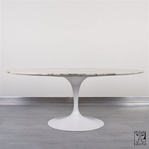 Coffee table Tulip by Eero Saarinen - ZEITLOS – BERLIN