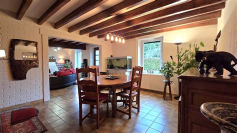 Maison individuelle pleine de charme avec chambre et salle de bains au ...