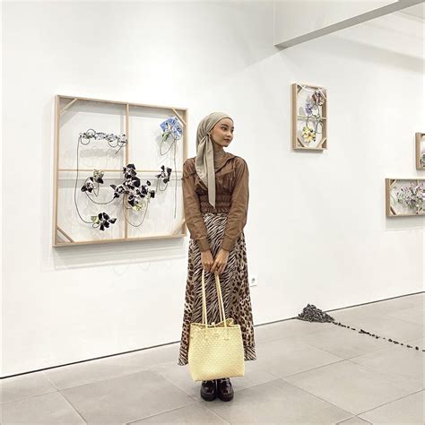 12 Rekomendasi Warna Jilbab untuk Baju Coklat yang Stylish ...