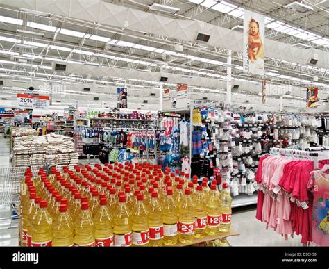vast big box interior of Soriana Mexican chain mega market supermarket ...