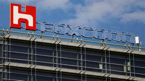 A Foxconn Tesla? Taiwan tech giant targets 5% of EV manufacturing by ...